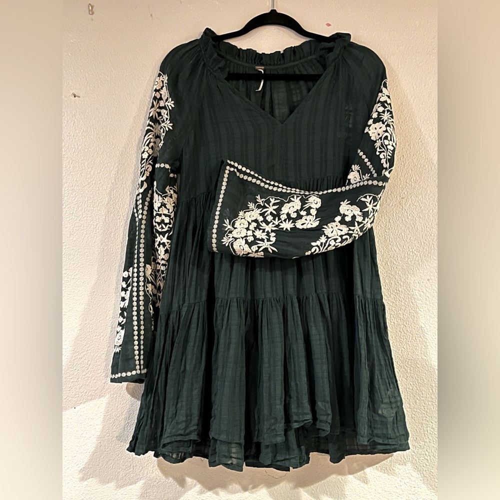 Dark forest green free people cotton dress, embroidered sleeves, size small